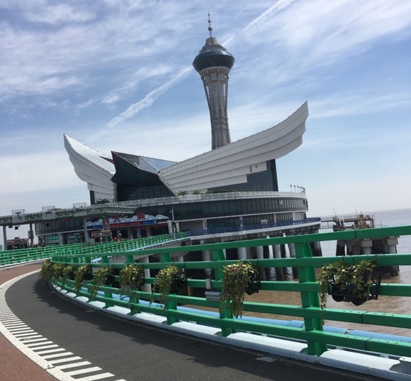 绿地海湾:城市的绿肺与海风的拥抱
