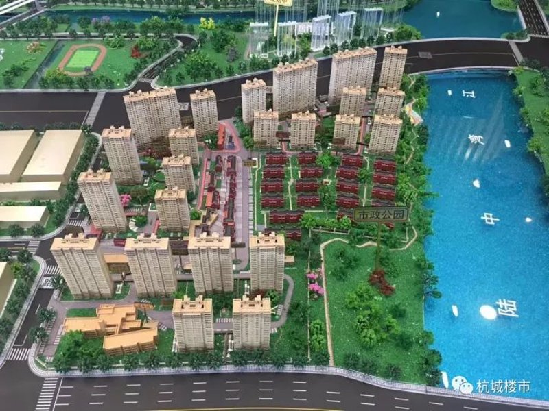 绿意盎然海湾生活：自然与现代的完美融合